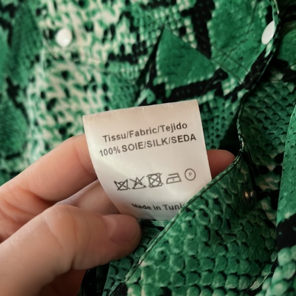 Silk green python button down blouse - Picture 4 of 5